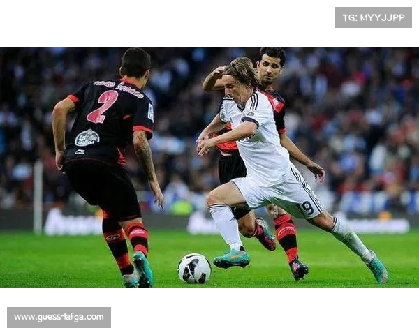 皇马爆冷负于塞尔塔,防守漏洞暴露争冠隐忧 皇马爆冷负于塞尔塔,防守漏洞暴露争冠隐忧